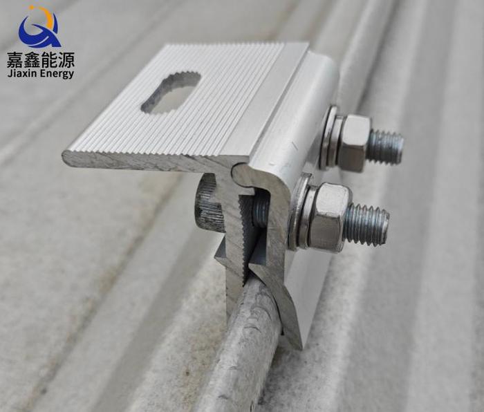 彩钢瓦光伏夹具.jpg