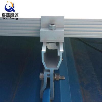 直立锁边型彩钢瓦屋面点装式无导轨光伏支架