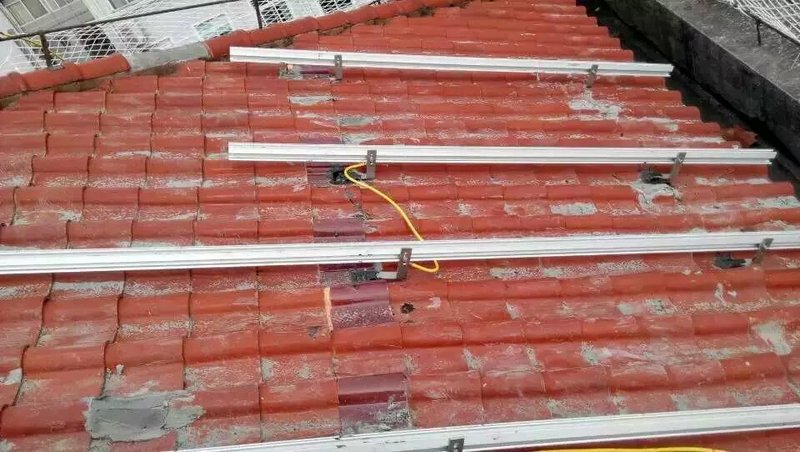 湖北宜昌市葛洲壩股份小區12KWp屋頂分布式光伏電站 (4).jpg