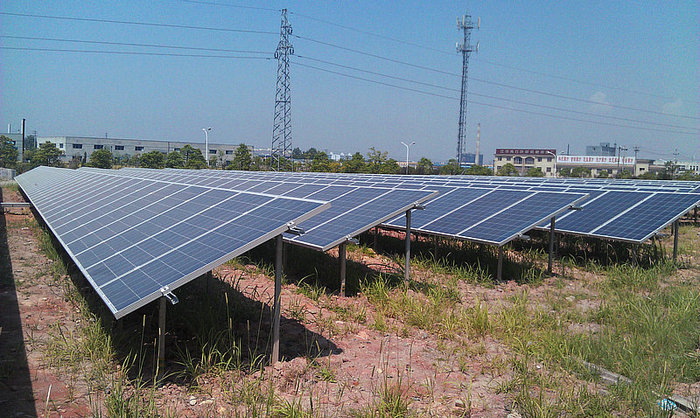 江西萍鄉(xiāng)2MWp地面固定式C型鋼支架光伏電站項(xiàng)目.jpg